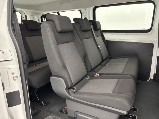 Vente en ligne Peugeot Expert Electrique 136ch batterie 50 kWh Long 9 Places + Radars AR au prix de 24 990 €
