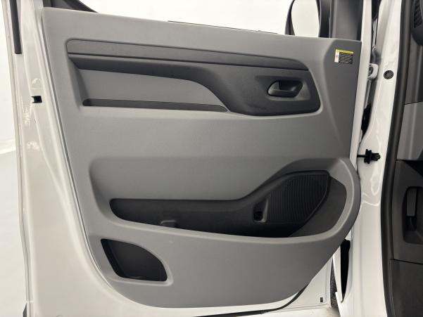 Vente en ligne Opel Vivaro L2 Standard Vivaro-e 200 Pack Clim au prix de 18 990 €