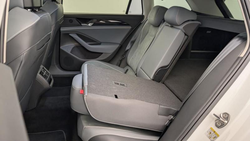 Vente en ligne Volkswagen Passat SW 1.5 ETSI OPF 150 DSG7 LIFE PLUS au prix de 33 650 €