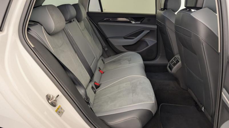 Vente en ligne Volkswagen Passat SW 1.5 ETSI OPF 150 DSG7 LIFE PLUS au prix de 33 650 €