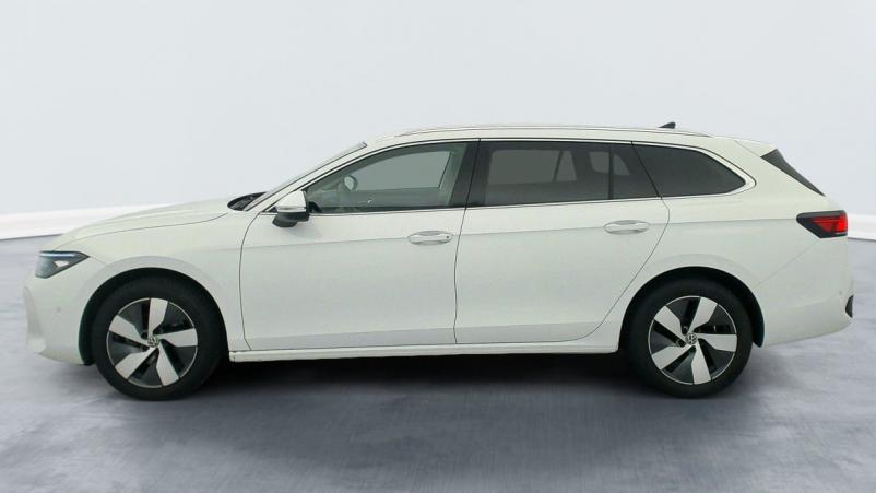 Vente en ligne Volkswagen Passat SW 1.5 ETSI OPF 150 DSG7 LIFE PLUS au prix de 33 650 €