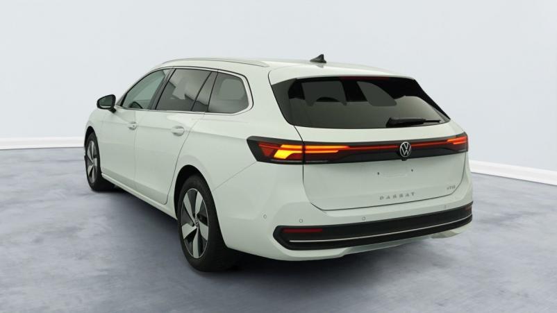 Vente en ligne Volkswagen Passat SW 1.5 ETSI OPF 150 DSG7 LIFE PLUS au prix de 33 650 €