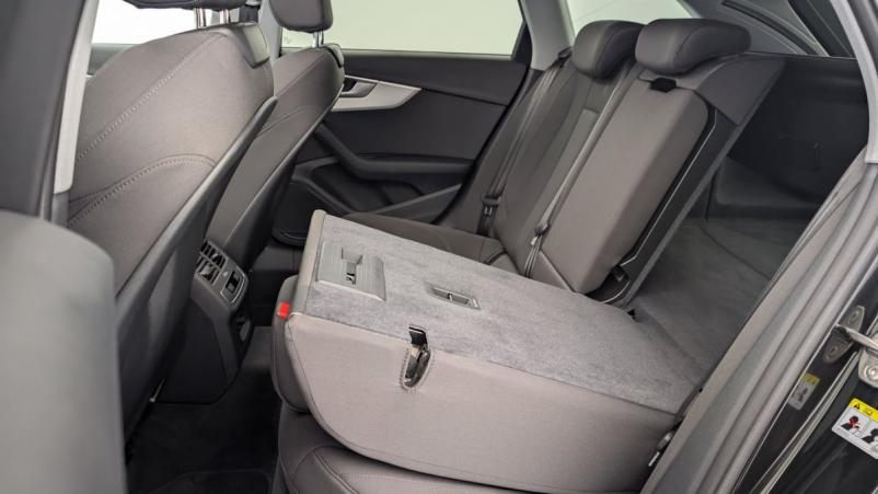 Vente en ligne Audi A4 Avant 40 TDI 204 S TRONIC 7 BUSINESS EXECUTIVE au prix de 40 860 €