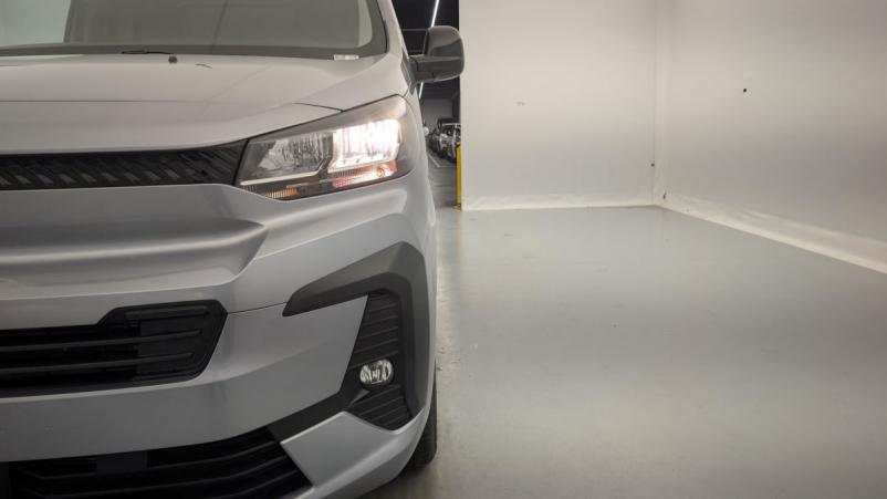 Vente en ligne Citroën Jumpy Fourgon XL BLUEHDI 180 S S EAT8 au prix de 32 640 €