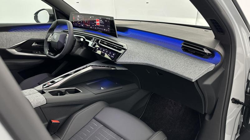 Vente en ligne Peugeot 5008 5008 1.2 Hybrid 145ch GT e-DCS6 au prix de 39 000 €