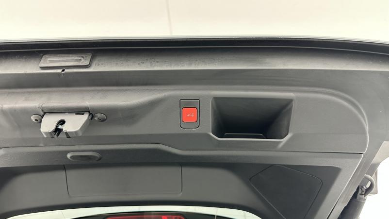 Vente en ligne Peugeot 5008 5008 1.2 Hybrid 145ch GT e-DCS6 au prix de 39 000 €