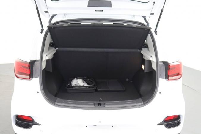 Vente en ligne Mg ZS AUTONOMIE STANDARD 51KWH - 130 KW 2WD LUXURY au prix de 22 650 €