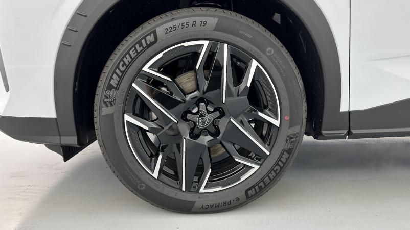 Vente en ligne Peugeot 5008 5008 1.2 Hybrid 145ch GT e-DCS6 au prix de 39 000 €