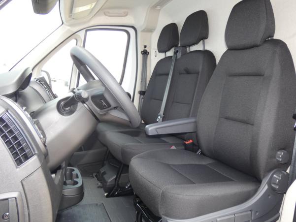 Vente en ligne Citroën Jumper Fourgon TOLE 35 L3H2 180 S S BVA8 au prix de 34 370 €