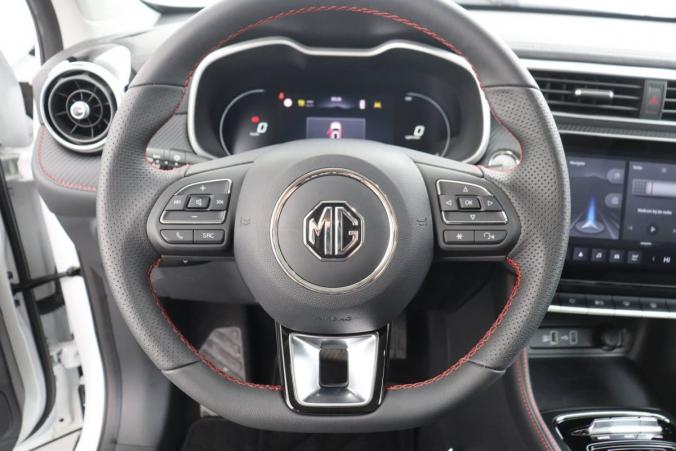 Vente en ligne Mg ZS AUTONOMIE STANDARD 51KWH - 130 KW 2WD LUXURY au prix de 22 650 €
