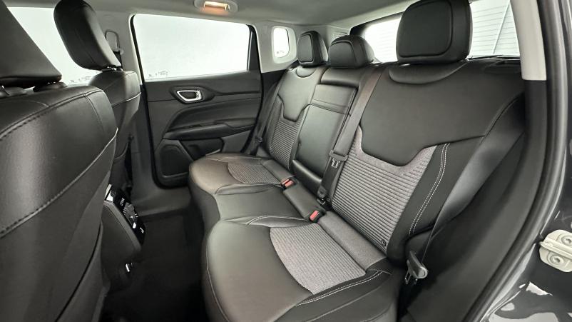 Vente en ligne Jeep Compass Compass II 1.5 Turbo T4 130ch MHEV Altitude 4x2 BVR7 au prix de 26 000 €