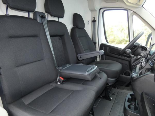 Vente en ligne Citroën Jumper Fourgon TOLE 35 L2H2 140 BVM6 au prix de 29 920 €
