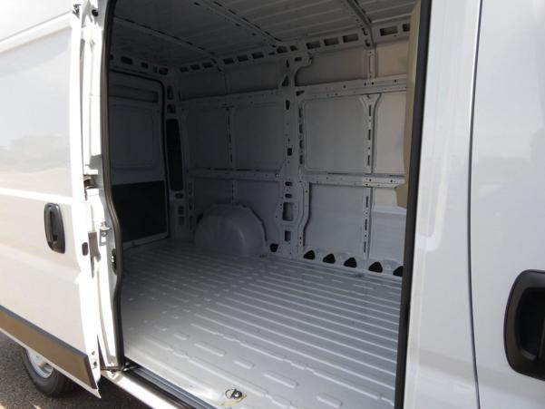 Vente en ligne Citroën Jumper Fourgon TOLE 35 L2H2 140 BVM6 au prix de 29 920 €
