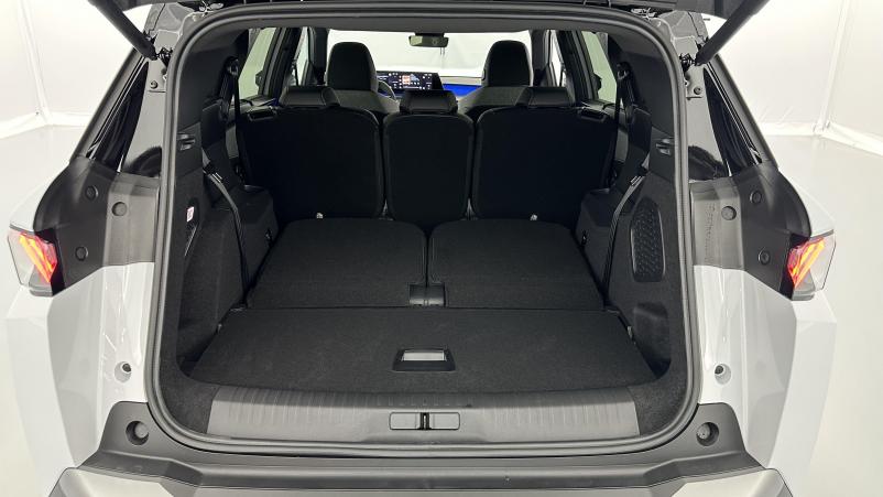 Vente en ligne Peugeot 5008 5008 1.2 Hybrid 145ch GT e-DCS6 au prix de 39 000 €