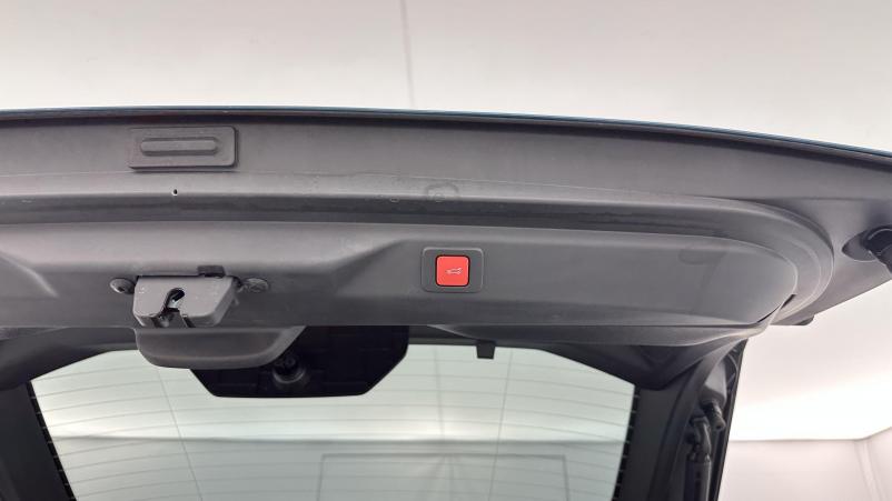 Vente en ligne Peugeot 3008 3008 Hybrid 145ch GT e-DCS6 au prix de 35 400 €