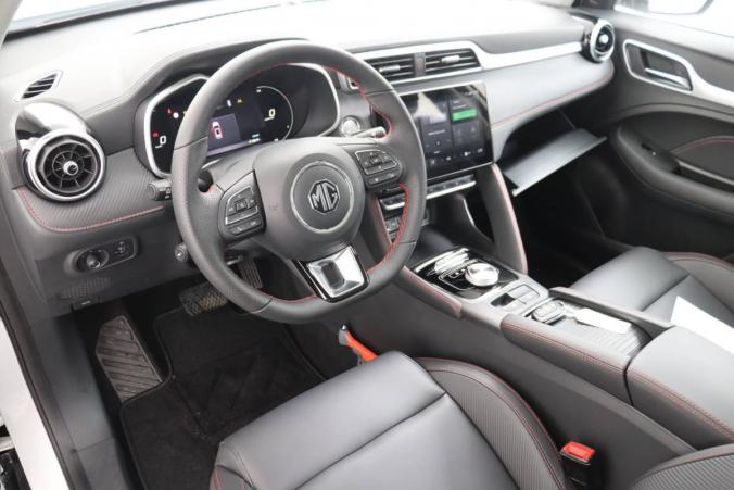 Vente en ligne Mg ZS AUTONOMIE STANDARD 51KWH - 130 KW 2WD LUXURY au prix de 22 650 €