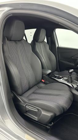 Vente en ligne Peugeot 208 208 II 1.2 PureTech 100ch GT au prix de 19 200 €