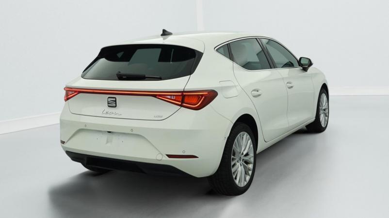Vente en ligne Seat Leon E-HYBRID 204 CH DSG6 XCELLENCE au prix de 22 320 €