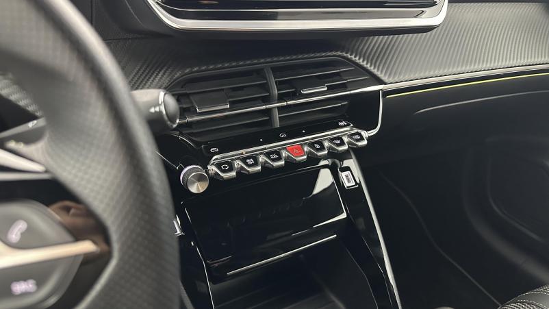 Vente en ligne Peugeot 208 208 II 1.2 PureTech 100ch GT au prix de 19 200 €