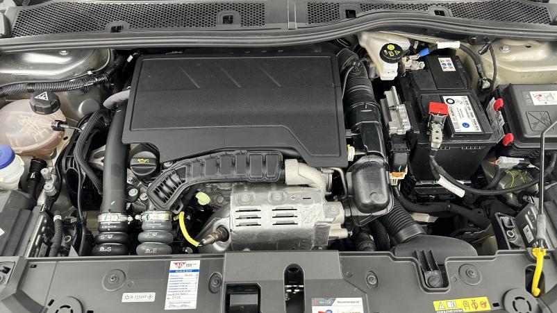 Vente en ligne Peugeot 208 208 II 1.2 PureTech 100ch GT au prix de 19 200 €
