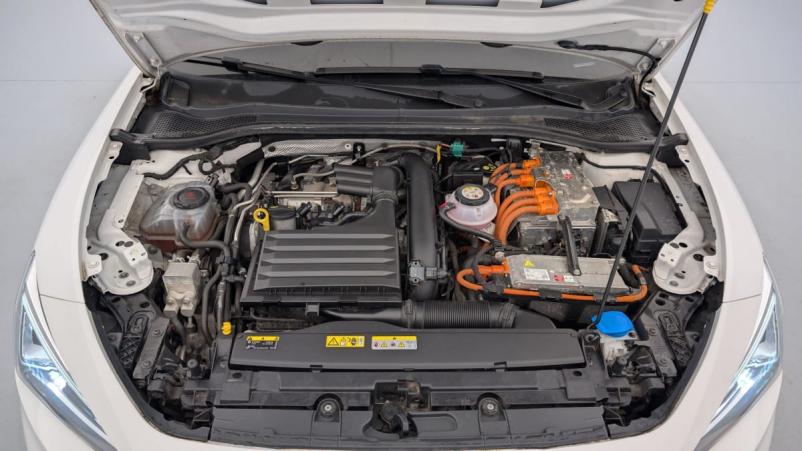 Vente en ligne Seat Leon E-HYBRID 204 CH DSG6 XCELLENCE au prix de 22 320 €