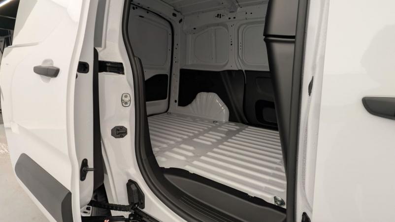 Vente en ligne Peugeot Partner Fourgon M 650 KG BLUEHDI 100 S S BVM6 au prix de 21 400 €