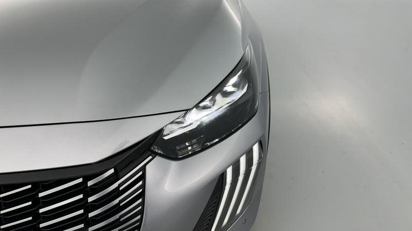 Vente en ligne Peugeot 208 208 II 1.2 PureTech 100ch GT au prix de 19 910 €