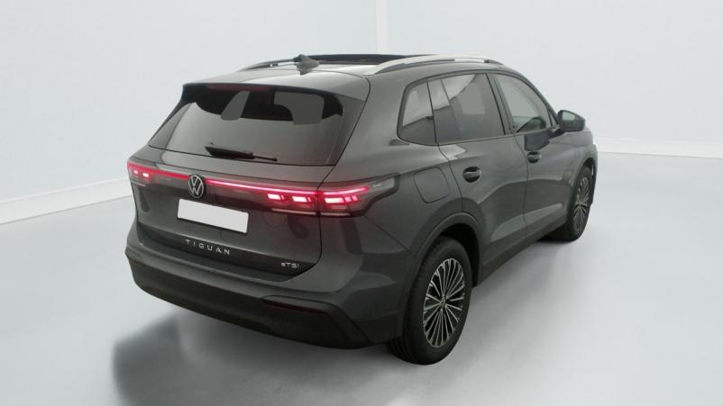 Vente en ligne Volkswagen Tiguan 1.5 eTSI 150CV DSG7 LIFE PLUS au prix de 40 660 €