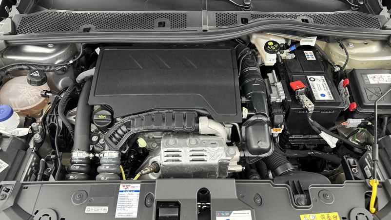 Vente en ligne Peugeot 208 208 II 1.2 PureTech 100ch GT au prix de 19 910 €