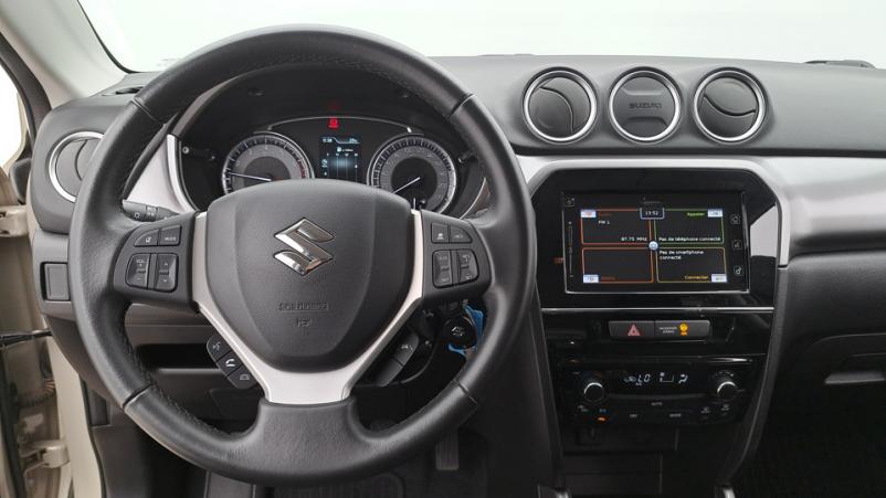 Vente en ligne Suzuki Vitara  1.4 BoosterJet Hybrid 129ch Manuelle/6 Privilege au prix de 19 090 €