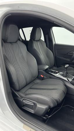 Vente en ligne Peugeot 208 208 II 1.2 PureTech 100ch GT au prix de 20 400 €