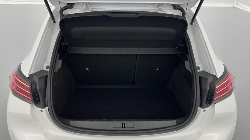 Vente en ligne Peugeot 208 208 II 1.2 PureTech 100ch GT au prix de 20 400 €