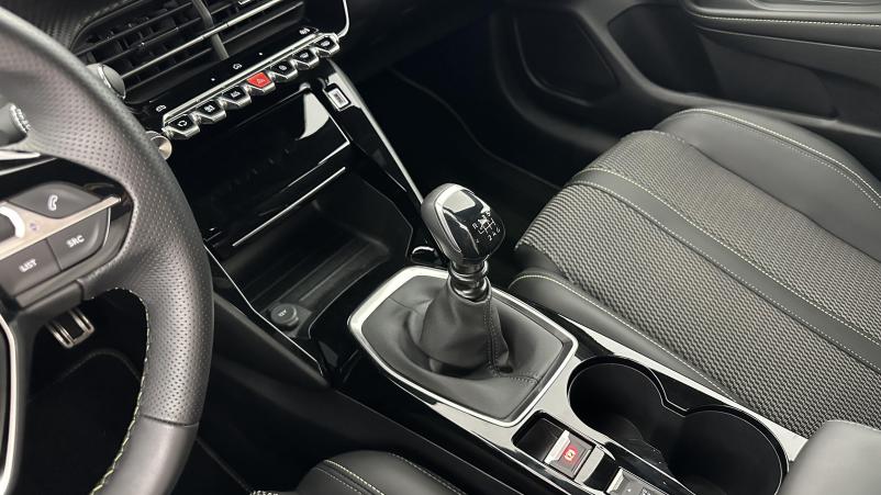 Vente en ligne Peugeot 208 208 II 1.2 PureTech 100ch GT au prix de 20 400 €