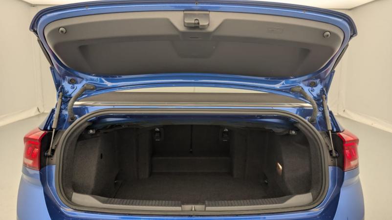 Vente en ligne Volkswagen T-Roc Cabriolet 1.0 TSI 110 Start Stop BVM6 Style au prix de 25 420 €