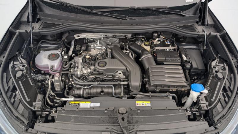Vente en ligne Volkswagen Tiguan 1.5 eTSI 150CV DSG7 LIFE PLUS au prix de 40 670 €