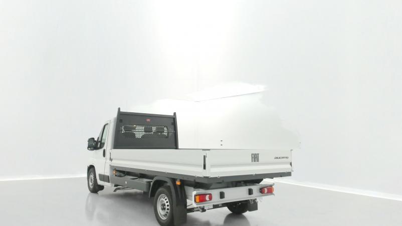 Vente en ligne Fiat Ducato Fourgon Ducato plateau ridelles sc 3.5 L Maxi 140ch au prix de 36 180 €
