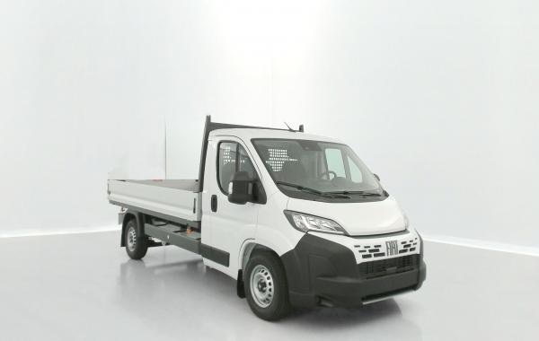 Fiat Ducato Fourgon Ducato plateau ridelles sc 3.5 L Maxi 140ch occasion de 2025 en vente à Rennes