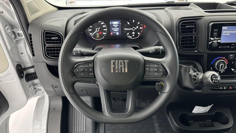 Vente en ligne Fiat Ducato Fourgon Ducato plateau ridelles sc 3.5 L Maxi 140ch au prix de 36 180 €