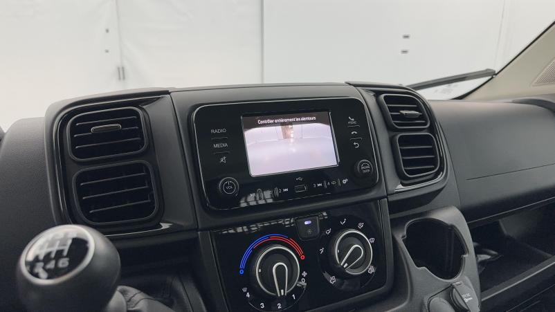 Vente en ligne Fiat Ducato Fourgon Ducato plateau ridelles sc 3.5 L Maxi 140ch au prix de 36 180 €