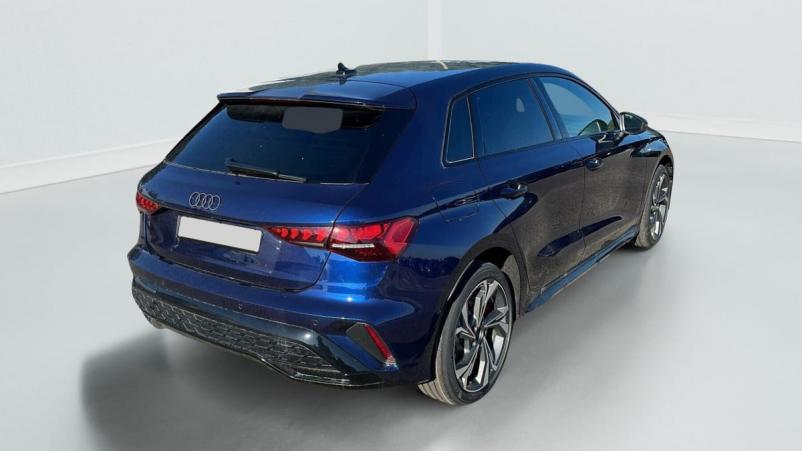 Vente en ligne Audi A3 45 TFSI E HYBRIDE RECHARGEABLE 272 S TRONIC 6 S LINE au prix de 45 820 €