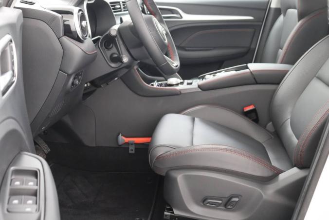 Vente en ligne Mg ZS AUTONOMIE STANDARD 51KWH - 130 KW 2WD LUXURY au prix de 22 650 €