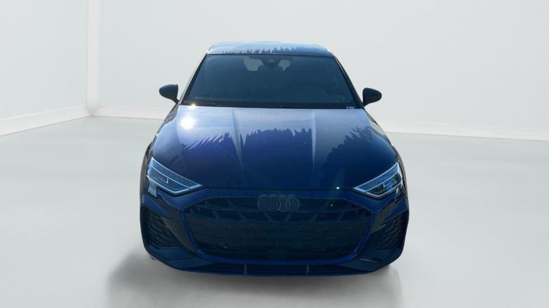 Vente en ligne Audi A3 45 TFSI E HYBRIDE RECHARGEABLE 272 S TRONIC 6 S LINE au prix de 45 820 €
