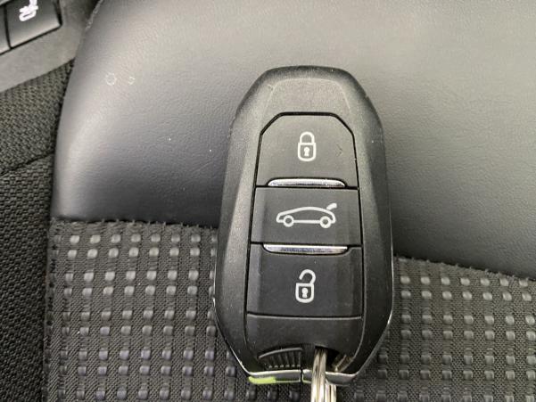 Vente en ligne Citroën Grand C4 Spacetourer BlueHDi 130ch Shine Pack EAT8 7 places Suréquipé au prix de 20 990 €