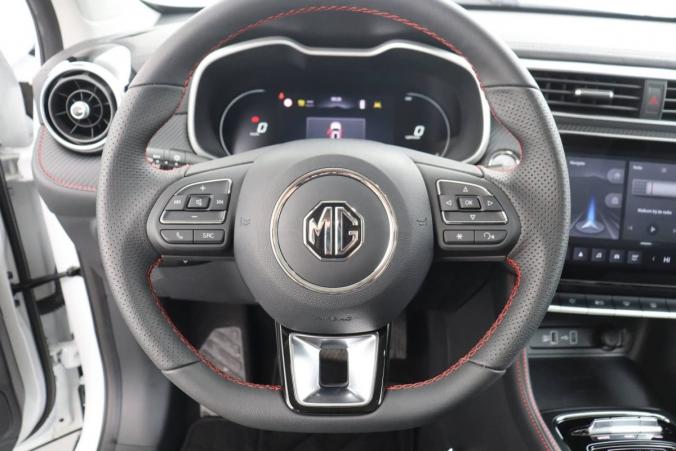 Vente en ligne Mg ZS AUTONOMIE STANDARD 51KWH - 130 KW 2WD LUXURY au prix de 22 650 €