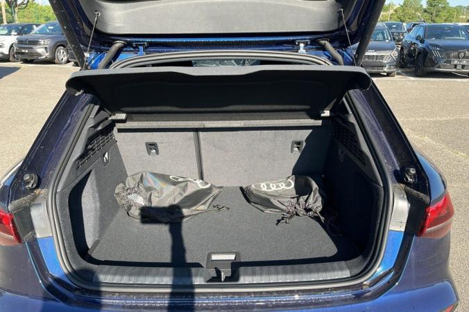 Vente en ligne Audi A3 45 TFSI E HYBRIDE RECHARGEABLE 272 S TRONIC 6 S LINE au prix de 45 820 €