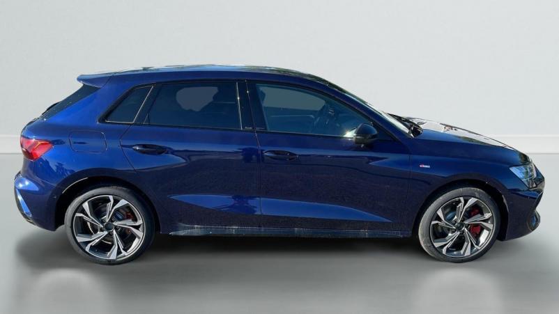 Vente en ligne Audi A3 45 TFSI E HYBRIDE RECHARGEABLE 272 S TRONIC 6 S LINE au prix de 45 820 €