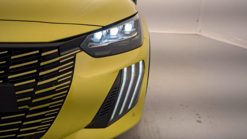 Vente en ligne Peugeot 208 PureTech 100 S S BVM6 GT au prix de 17 800 €