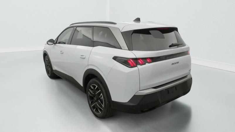 Vente en ligne Peugeot 5008 Hybrid 145 e-DCS6 Allure au prix de 34 290 €
