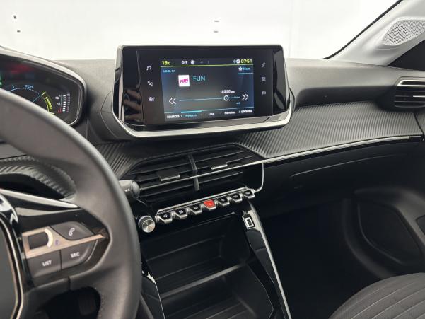 Vente en ligne Peugeot 208 e-208 136ch Style au prix de 15 990 €