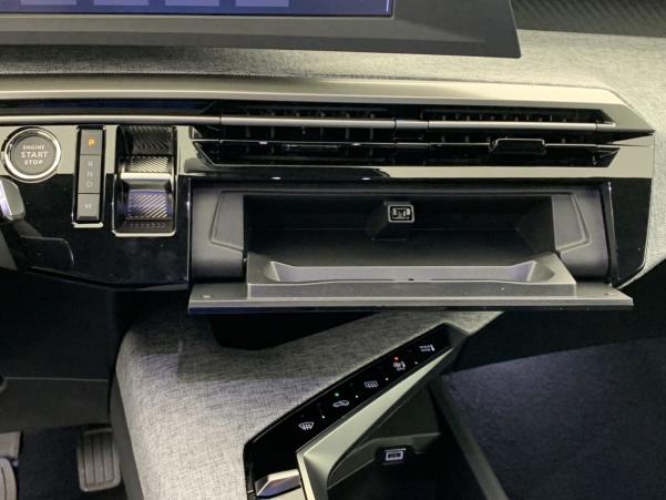 Vente en ligne Peugeot 5008 Hybrid 145 e-DCS6 Allure au prix de 34 290 €